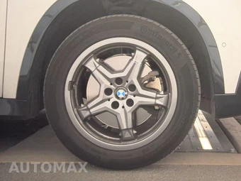 2026 BMW X1 xDrive28i - miniatura 10