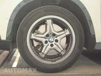 2026 BMW X1 xDrive28i - miniatura 9