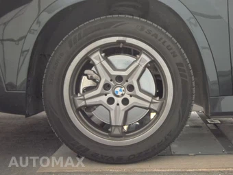 2026 BMW X1 xDrive28i - miniatura 9