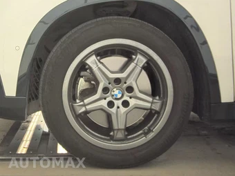 2026 BMW X1 xDrive28i - miniatura 9