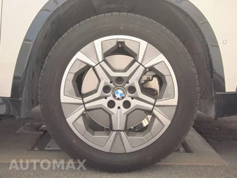 2026 BMW X1 xDrive28i - miniatura 10