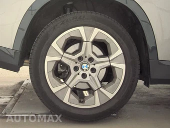 2026 BMW X1 xDrive28i - miniatura 11