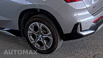 2026 BMW X1 xDrive28i - miniatura 10