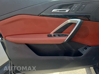2026 BMW X1 xDrive28i - miniatura 15