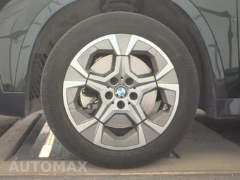 2026 BMW X1 xDrive28i - miniatura 9