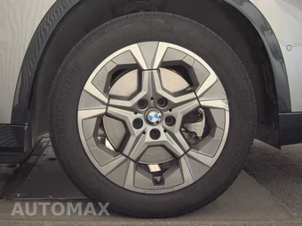2026 BMW X1 xDrive28i - miniatura 10