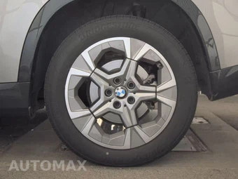 2026 BMW X1 xDrive28i - miniatura 12