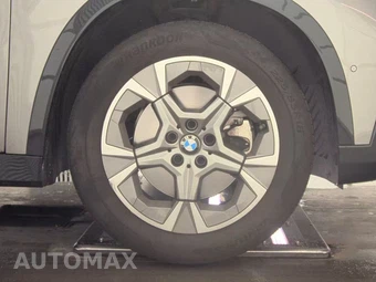 2026 BMW X1 xDrive28i - miniatura 10