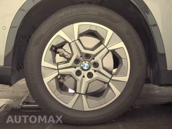 2026 BMW X1 xDrive28i - miniatura 9