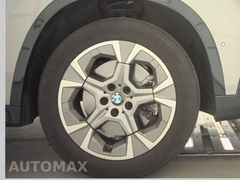 2026 BMW X1 xDrive28i - miniatura 10