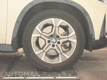 2026 BMW X1 xDrive28i – miniatura 10