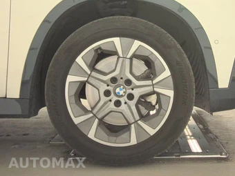2026 BMW X1 xDrive28i - miniatura 10