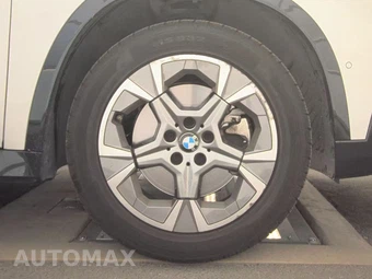 2026 BMW X1 xDrive28i - miniatura 10