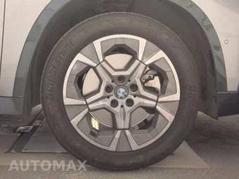 2026 BMW X1 xDrive28i - miniatura 10