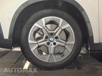 2026 BMW X1 xDrive28i - miniatura 9