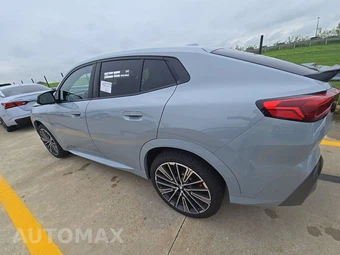 2026 BMW X2 Sports Activity Coupe M35i - miniatura 4