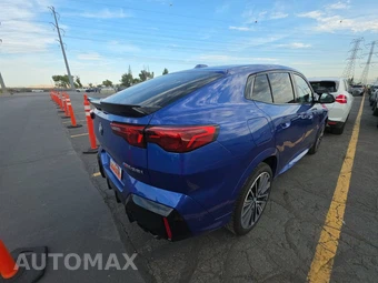 2026 BMW X2 Sports Activity Coupe M35i - miniatura 4