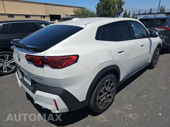 2026 BMW X2 Sports Activity Coupe xDrive28i - miniatura 4