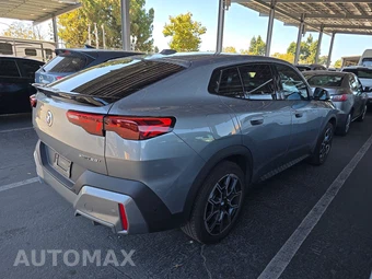 2026 BMW X2 Sports Activity Coupe xDrive28i - miniatura 4