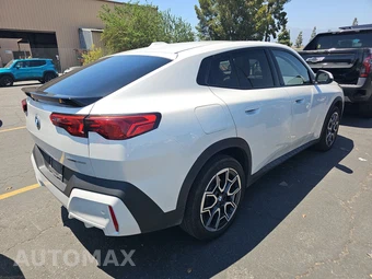 2026 BMW X2 Sports Activity Coupe xDrive28i - miniatura 4