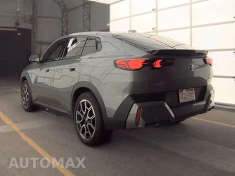 2026 BMW X2 Sports Activity Coupe xDrive28i - miniatura 8