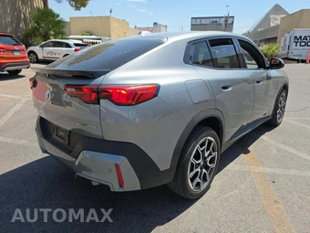 2026 BMW X2 Sports Activity Coupe xDrive28i - miniatura 3