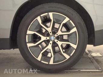 2026 BMW X3 30 xDrive - miniatura 12