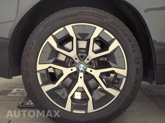 2026 BMW X3 30 xDrive - miniatura 11