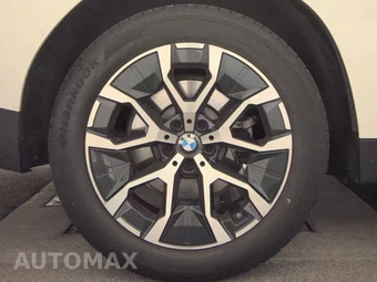 2026 BMW X3 30 xDrive - miniatura 11