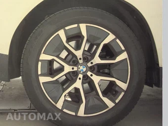 2026 BMW X3 30 xDrive - miniatura 11