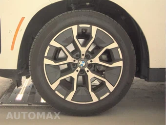2026 BMW X3 30 xDrive - miniatura 9