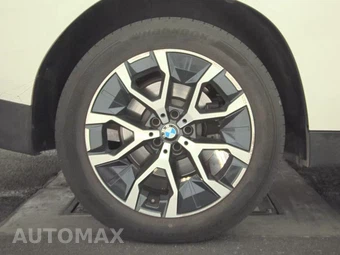 2026 BMW X3 30 xDrive - miniatura 11