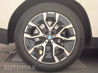 2026 BMW X3 30 xDrive - miniatura 11