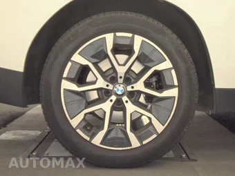 2026 BMW X3 30 xDrive - miniatura 11