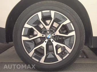 2026 BMW X3 30 xDrive - miniatura 11