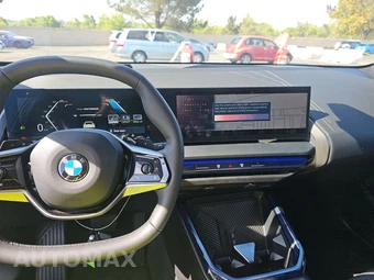 2026 BMW X3 30 xDrive - miniatura 11