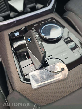 2026 BMW X3 30 xDrive - miniatura 8
