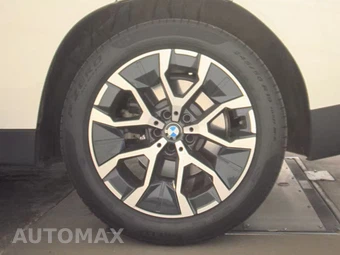 2026 BMW X3 30 xDrive - miniatura 12