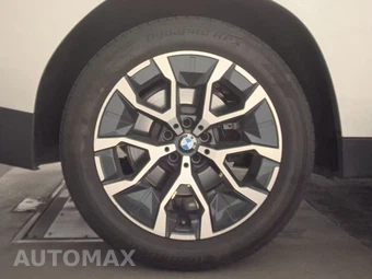 2026 BMW X3 30 xDrive - miniatura 11