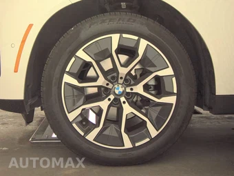 2026 BMW X3 30 xDrive - miniatura 9