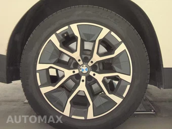 2026 BMW X3 30 xDrive - miniatura 11