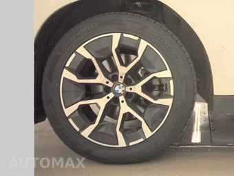2026 BMW X3 30 xDrive - miniatura 9