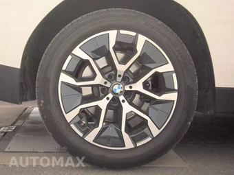 2026 BMW X3 30 xDrive - miniatura 11