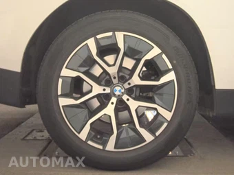 2026 BMW X3 30 xDrive - miniatura 11