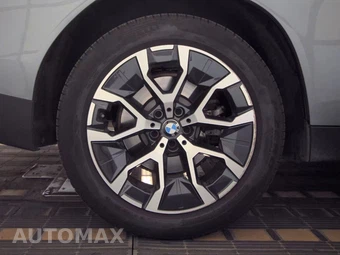 2026 BMW X3 30 xDrive - miniatura 11