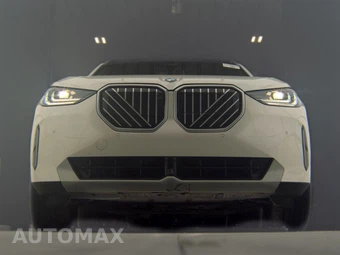 2026 BMW X3 30 xDrive - miniatura 3