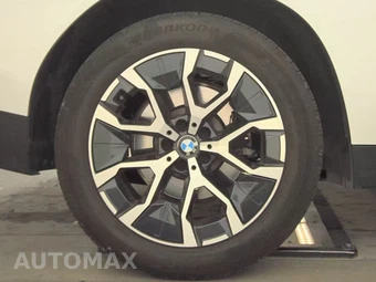2026 BMW X3 30 xDrive - miniatura 11