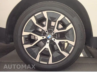 2026 BMW X3 30 xDrive - miniatura 11