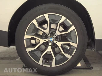 2026 BMW X3 30 xDrive - miniatura 11
