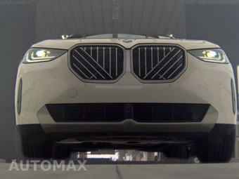 2026 BMW X3 30 xDrive - miniatura 3